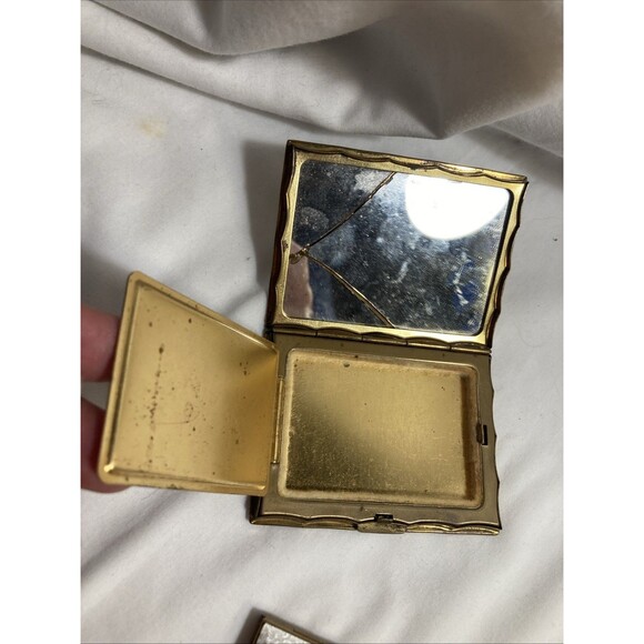 Lot 2 Vintage Volupte Compact For Pressed Powder W/ Mirror Brass 1950s Roses - Picture 5 of 12